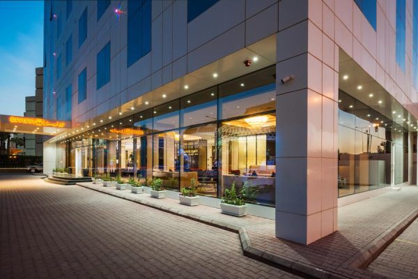 افضل فنادق الرياض 4 نجوم  (المميزات _الخدمات_المرافق )