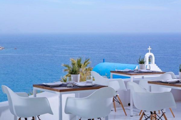 فنادق ميكونوس على البحر ( المميزات + المرافق + الخدمات )