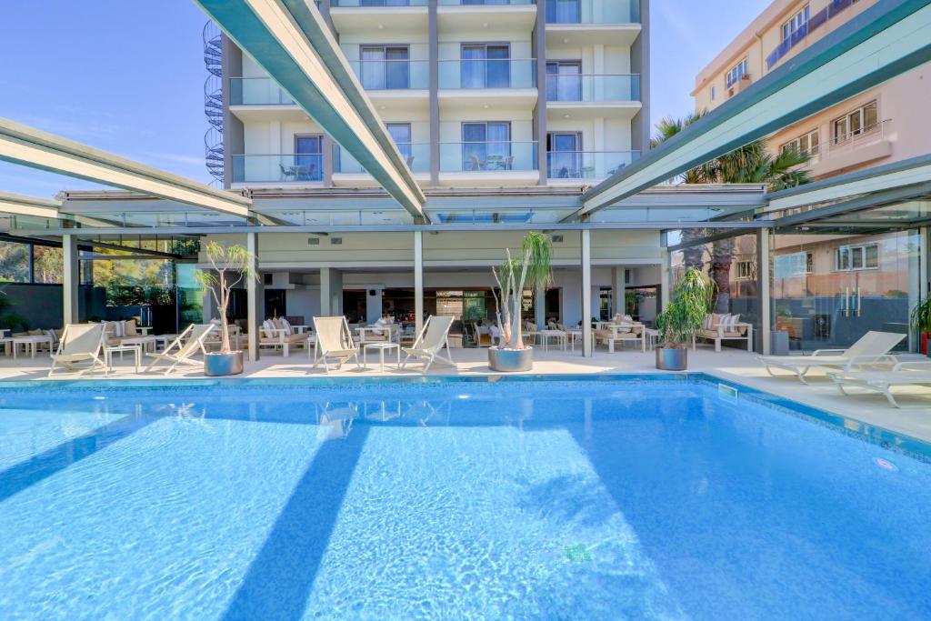 فنادق اثينا على البحر