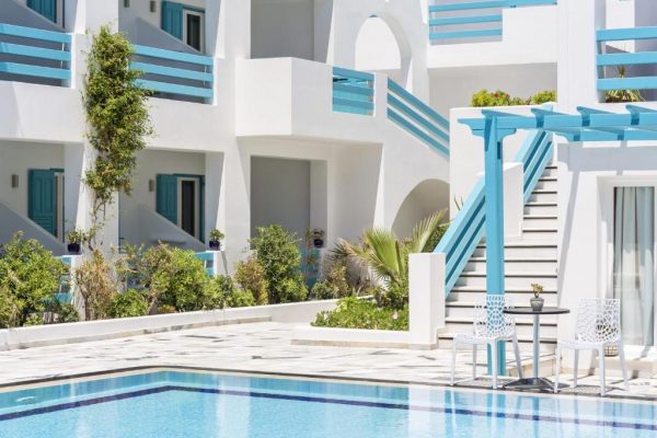 فنادق اليونان سانتوريني ( المميزات + المرافق + الخدمات )