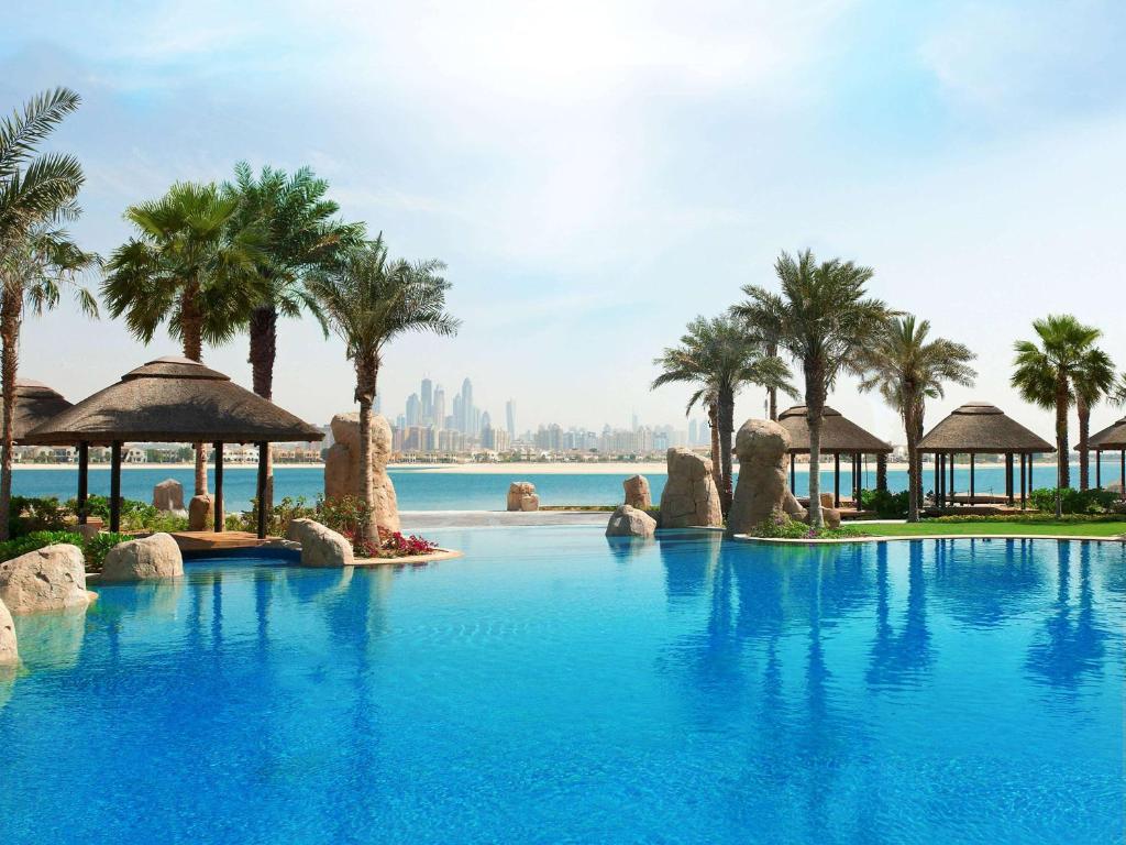 شقق دبي مع مسبح