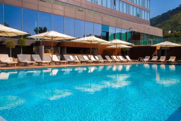 فنادق تبليسي مع مسبح ( المميزات + المرافق + الخدمات )