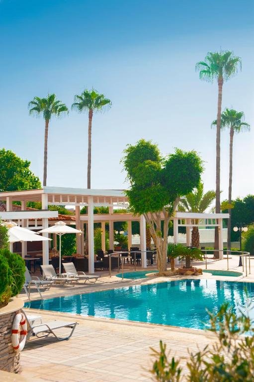 فنادق قبرص مع مسبح