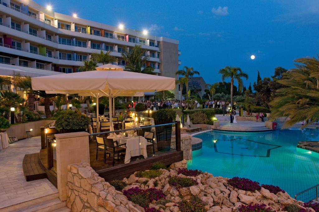 اطلالة فندق شاطئ ميديتيرانيان قبرص
