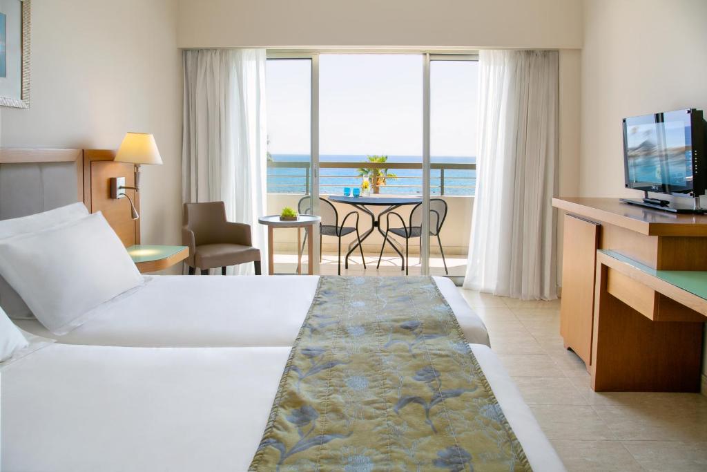 غرف فندق Atlantica Miramare Beach قبرص