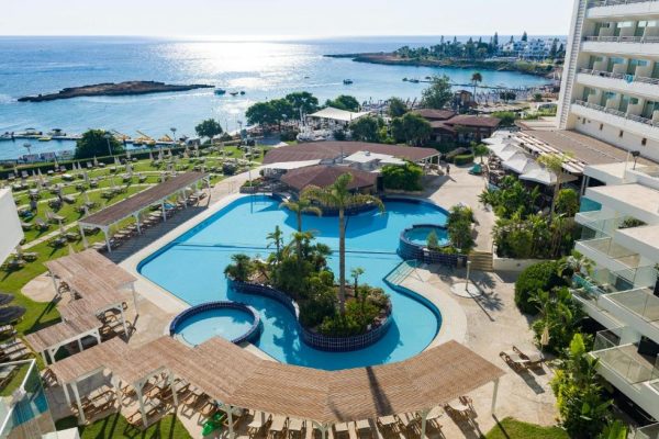 فنادق قبرص على الشاطئ ( المميزات + المرافق + الخدمات )