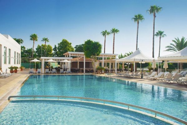 فنادق قبرص مع مسبح ( المميزات + المرافق + الخدمات )