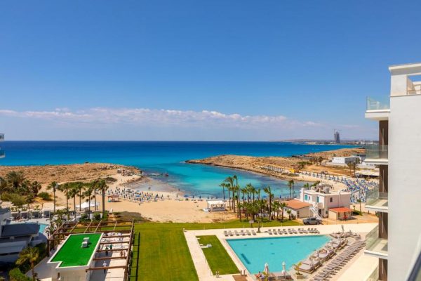 فندق Chrysomare Beach قبرص ( المميزات + المرافق + الخدمات )