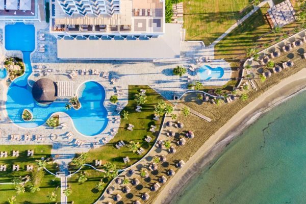 فندق شاطئ غولدن باي لارنكا قبرص ( المميزات + المرافق + الخدمات )