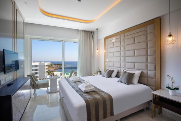 فندق كونستانتينوس ذا غريت بيتش قبرص ( المميزات + المرافق + الخدمات )