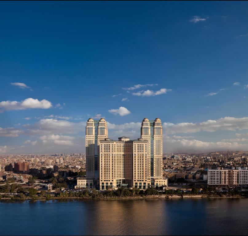فندق في القاهرة على النيل