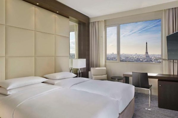 فنادق باريس فيها شطاف