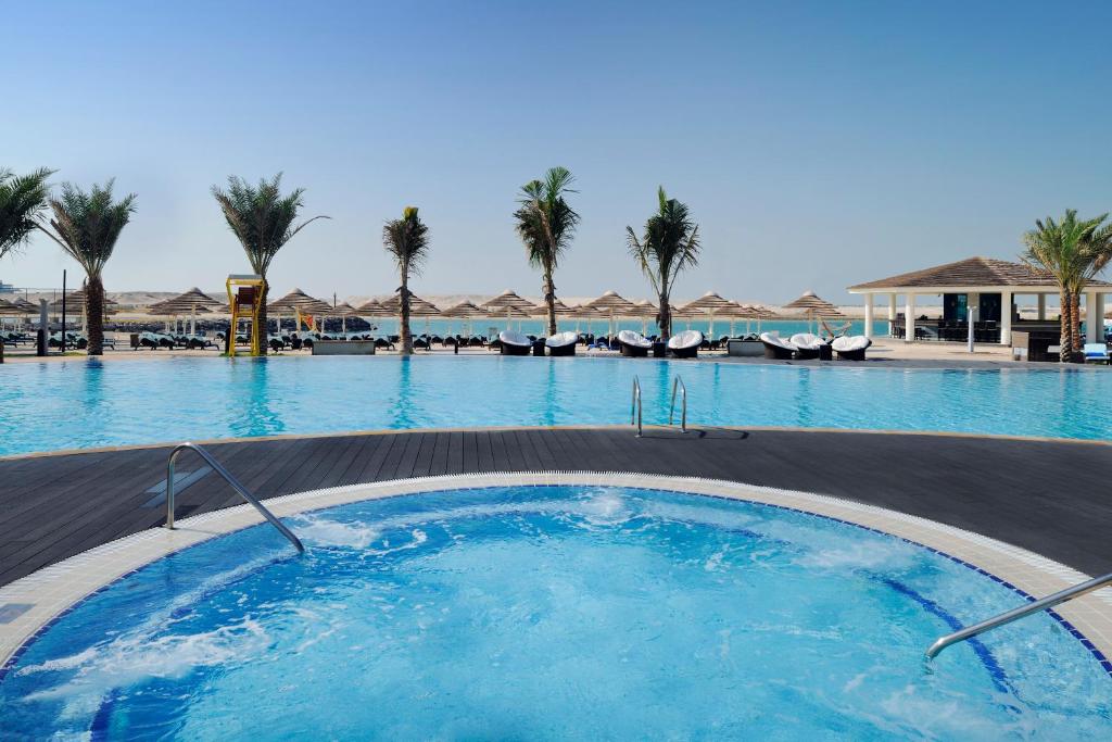 افضل فنادق ابو ظبي على الشاطئ